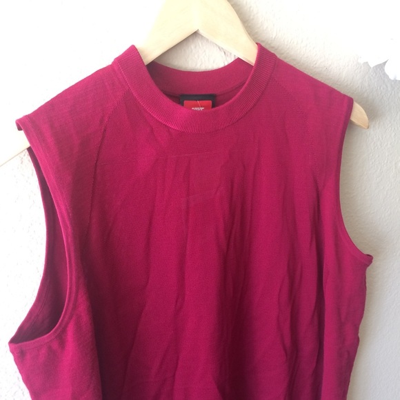 Nike Women's Tech Knit Sleeveless Top - Picture 2 of 4